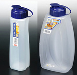 日本进口耐冷热塑料凉水瓶带盖大号果汁凉茶壶冰箱密封可倒开水