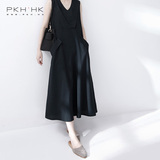PKH.HK夏新品 时髦高级范儿时装面料背带设计大摆V领连衣裙