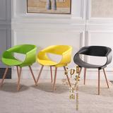 实木塑料宜家无限椅家居伊姆斯餐椅时尚创意咖啡馆休闲白色塑胶椅