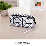 日本流行三角折叠化妆包女包洗漱手拿菱格方形小包手提钱包手机包
