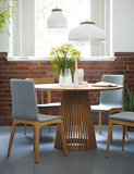 北欧个性创意家具 设计师实木圆形餐桌简约原木工作桌洽谈桌