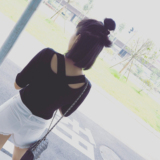 莫代尔T恤女夏中袖纯黑简单性感露背韩版修身个性交叉背带五分袖