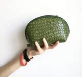 鸽子家 高品质 橄榄绿亮漆皮龟纹半圆贝壳包化妆包 手拿包 手机包
