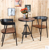 爱尚实木铁艺休闲餐桌椅组合酒吧阳台桌椅创意咖啡厅小圆桌三件套