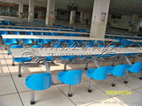 员工食堂餐桌椅组合 连体快餐桌椅 学生食堂餐桌椅 玻璃钢椅面C37