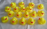 玩具批发搪胶戏水鸭 黄色小鸭子  益智玩具 漂亮可爱20个一袋