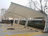 钢结构汽车棚遮阳棚厂张拉膜布供应进口PVC白色车库膜结构停 车篷