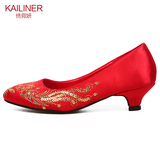 中式传统结婚鞋女鞋粗跟大红色旗袍裙褂秀禾服复古龙凤绣花鞋新娘