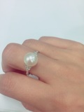潮宏基G18K珍珠带钻戒指