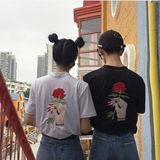INS韩国古着风原宿学生一朵玫瑰花刺绣情侣街头班服短袖男女T恤潮