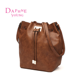 Daphne/达芙妮2015专柜同款女包 时尚大容量单肩水桶包1015683016