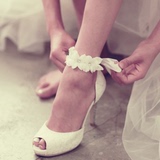 婚鞋订制白色蕾丝婚鞋花朵钻丝带高跟鞋新娘小码女凉鞋大码鞋