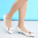 戈美其2016春季女鞋子蝴蝶结漆皮单鞋小跟灰色白色浅口中低跟春鞋