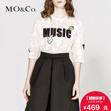 MO&Co.罗纹圆领趣味贴布绣字母镂空套头中袖衬衫MK161SHT03 moco