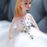 新款芭比娃娃玩具洋娃娃公主衣服套装梦幻拖尾婚纱女孩礼物大礼盒