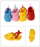 足间舞正品 夏季可爱小鲨鱼 透气防滑耐磨儿童洞洞鞋 （2125）