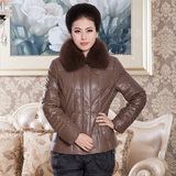 正品好享冬季女装韩版中年羽绒服女短款纯色修身大毛领羽绒衣外套