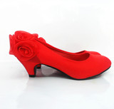 包邮韩版花朵红色低跟婚鞋单鞋布面新娘鞋粗跟婚纱鞋孕妇鞋大码