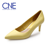 CNE 女鞋欧美时尚婚鞋真皮尖头女中跟单鞋 6M57203