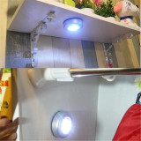 家用墙壁橱柜LED超薄带开关衣柜照明灯车内上电池节能触摸小夜灯