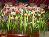 高档商务会议鲜花布置上海专业庆典讲台鲜花会议桌花配送价优质保