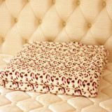 外贸冬季粉色豹纹法兰绒毛毯盖毯加厚毯子珊瑚绒床单空调毯午睡毯