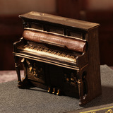 钢琴。美式做旧做脏家居摆件复古树脂古典雕花钢琴模型
