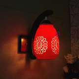 景德镇镂空陶瓷灯中式现代简约创意过道卧室床头红色婚庆礼品壁灯