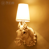 凯佰赫创意灯具现代简约欧式酒店门厅过道卧室床头灯树脂马头壁灯