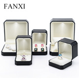 FANXI凡西高档LED发光求婚戒指盒PU皮创意八角耳钉钻戒项链首饰盒