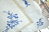 葵花地特惠 外贸库存 米白色刺绣蓝色棉麻长方窗帘 桌布台布 超值
