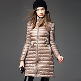 2015冬装新款女欧美高端轻薄羽绒服收腰显瘦带帽中长款外套 86311