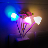 创意夜光控蘑菇小夜灯节能七彩LED感应灯宝宝床头灯插座插电壁灯