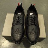 新款THOM BROWNE英伦风经典布洛克商务正装男鞋复古个性雕花皮鞋
