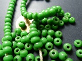 清代 绿色老琉璃 中国红 小珠子50颗起卖