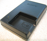 原装索尼SONY BC-CSK DSC-S750 S950 S980 W190相机充电器 插头版