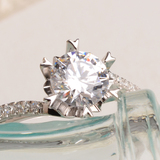 925纯银镀铂金镶钻戒指订婚结婚80分六爪雪花款仿真钻戒送女友