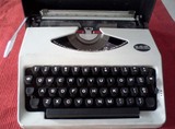 特价庆11英雄飞鱼长空老旧机械英文打字机 古董打字机真品机器