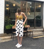 韩国代购 可爱拼色吊带姜黄色上衣黑白波点前开叉包臀半身裙套装