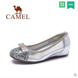 Camel/骆驼女鞋 正品金属牛皮/格利特蝴蝶结内增高单鞋A61053605