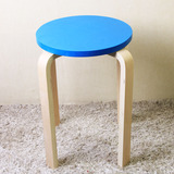 彩色宜家实木圆凳多色亚光弯曲木凳子组装简约餐凳抛光漆韩国彩凳