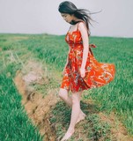 夏季复古小清新红色印花裙子显瘦中长款连衣裙一字领碎花吊带短裙