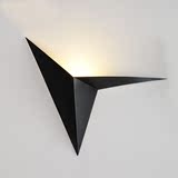 北欧创意三角形壁灯现代简约玄关客厅卧室床头走廊铁艺镜前壁灯