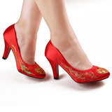 中式红色新娘绣花高跟鞋绣禾服婚鞋伴娘鞋秀和服喜字鞋龙凤褂鞋