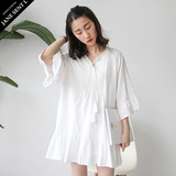 JANESENTL夏季新款韩版宽松甜美白色刺绣V领七分喇叭袖大摆连衣裙