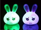 可爱兔子表情LED七彩变色小夜灯床头灯内带电池 表情随机发