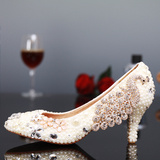 唯美白色珍珠新娘鞋女传统中国风尖头婚鞋贴钻凤凰佩饰低跟婚纱鞋