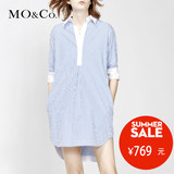 MO&Co.蓝白竖条纹前短后长中袖衬衫连衣裙短裙MA162SKT131 moco