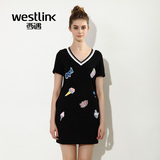 Westlink/西遇2016夏季新款 V领短袖运动T恤裙徽章女直筒连衣裙