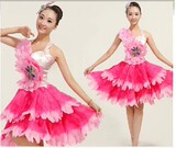 2015新款舞蹈成人演出服现代舞蹈服装开场舞表演服装舞台花瓣裙